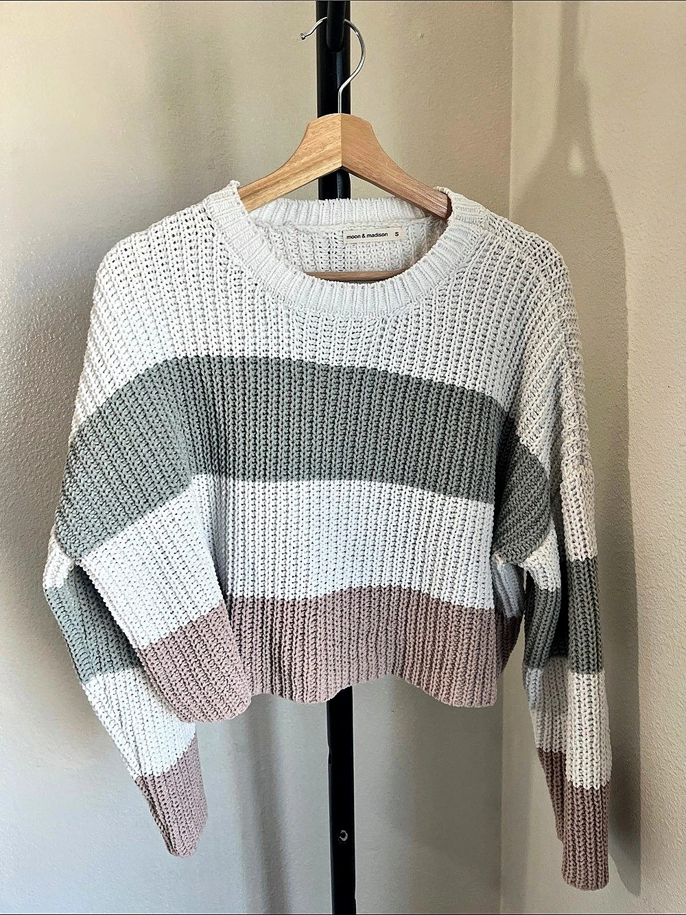 moon & madison Colorblock Chenille Crop Sweater White & Green Small